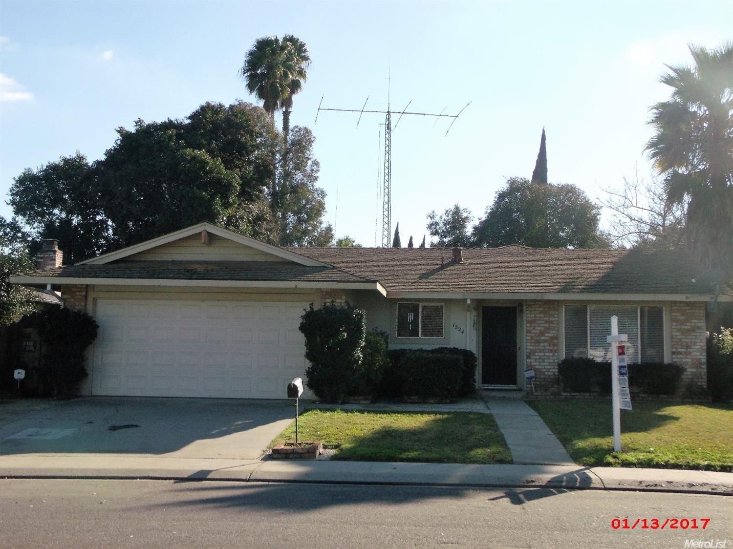 1524 Montecito Ave, Modesto, CA 95355 photo 1