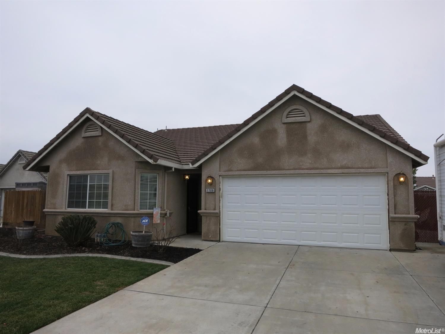 1709 Thomas Taylor Dr, Hughson, CA 95326 photo 1