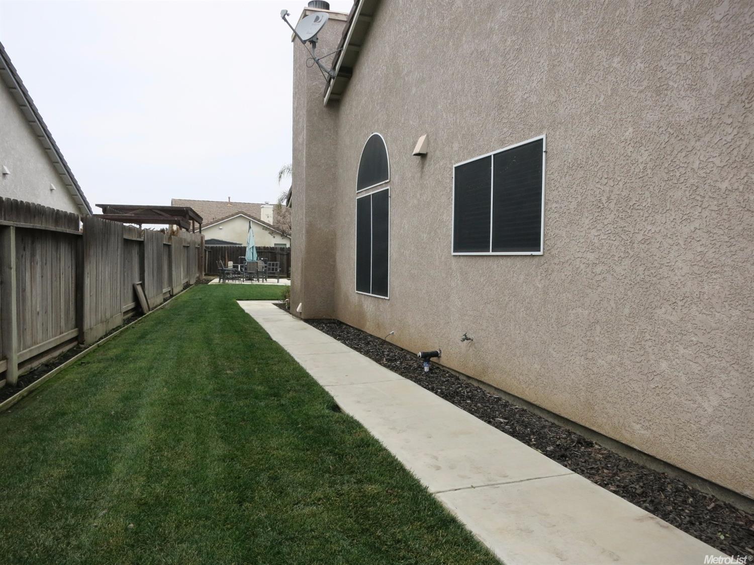 1709 Thomas Taylor Dr, Hughson, CA 95326 photo 4