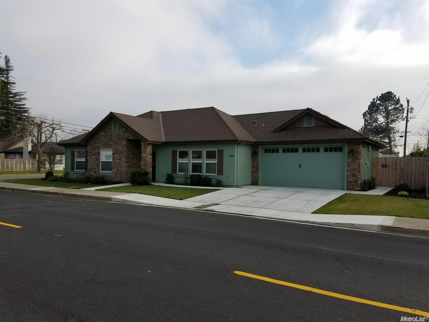500 Daisy Ave, Lodi, CA 95240 photo 2