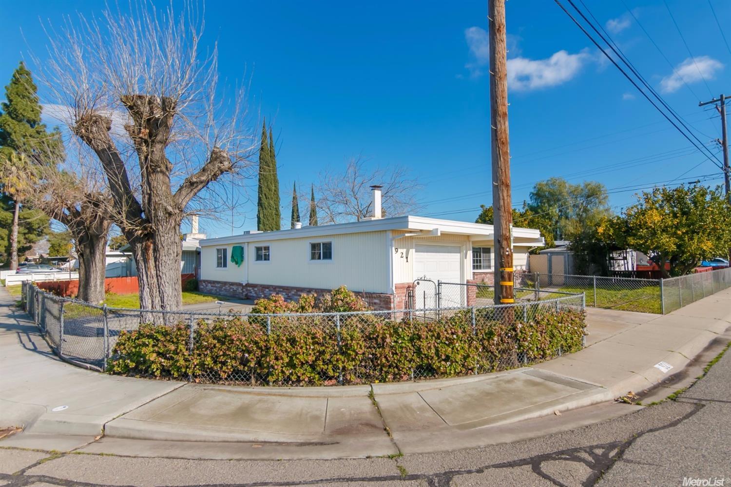 921 Trinity St, Manteca, CA 95336 photo 3