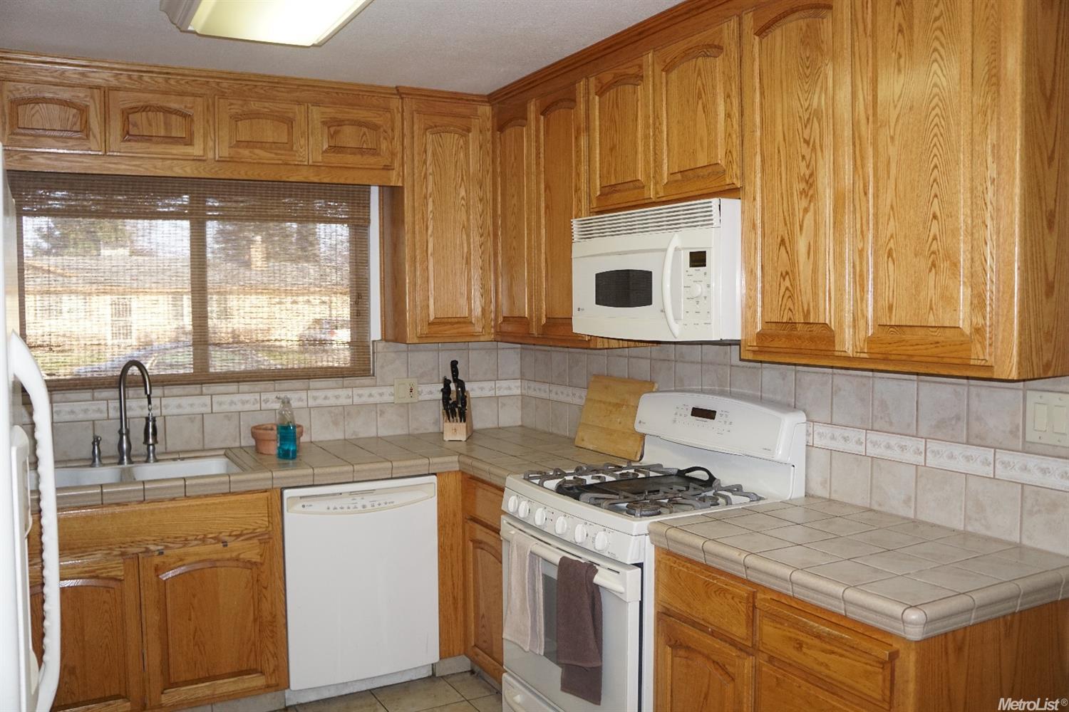 2741 Andre Ln, Turlock, CA 95382 photo 2