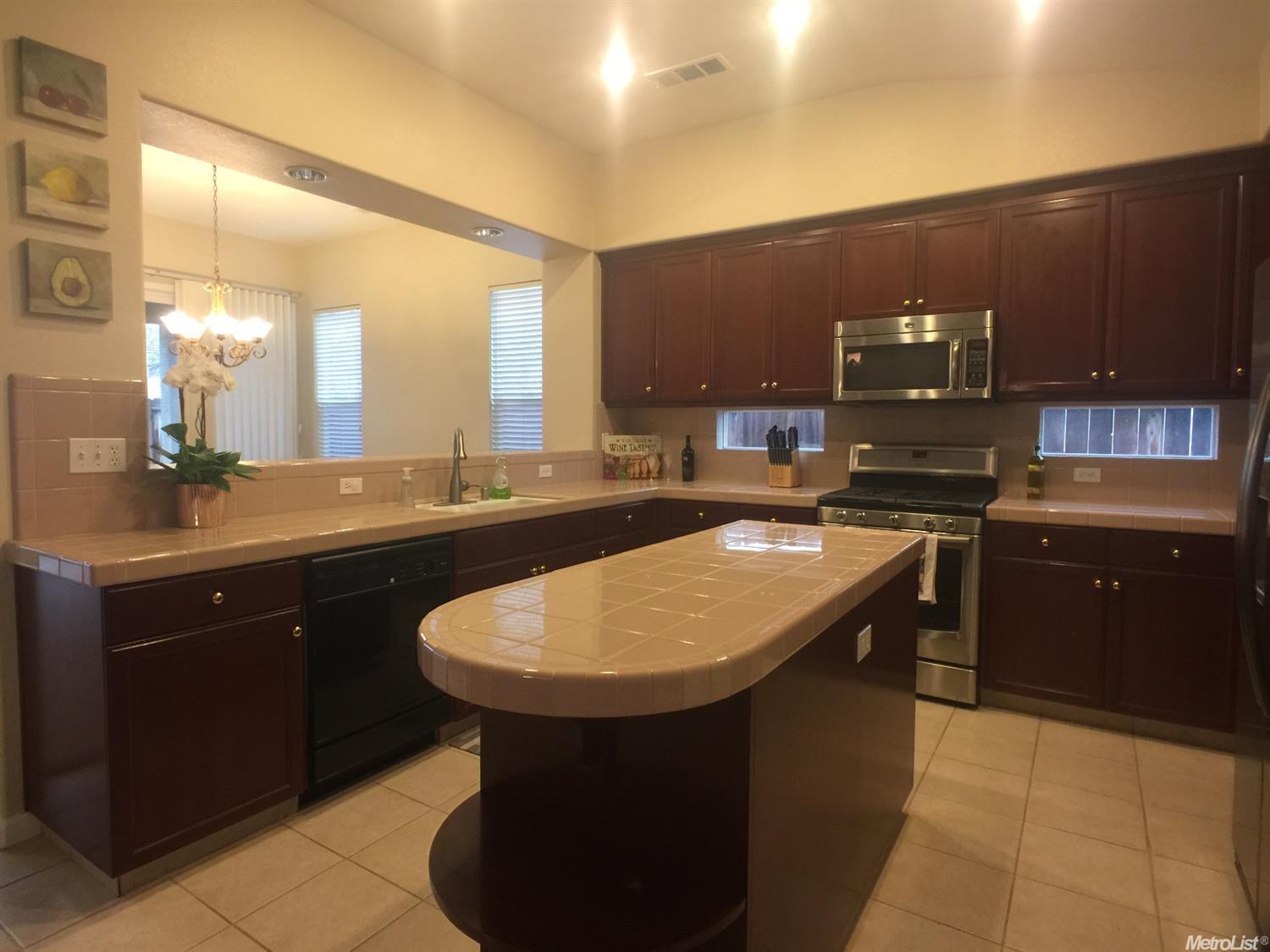 242 Arcadia Pl, Lodi, CA 95240 photo 5