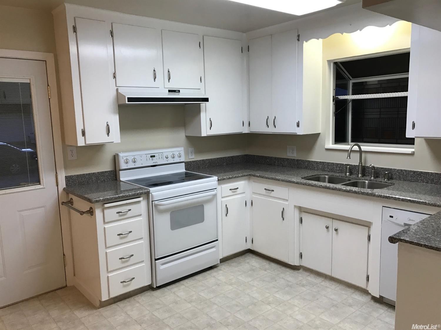 1910 Edsel Ave, Modesto, CA 95350 photo 3