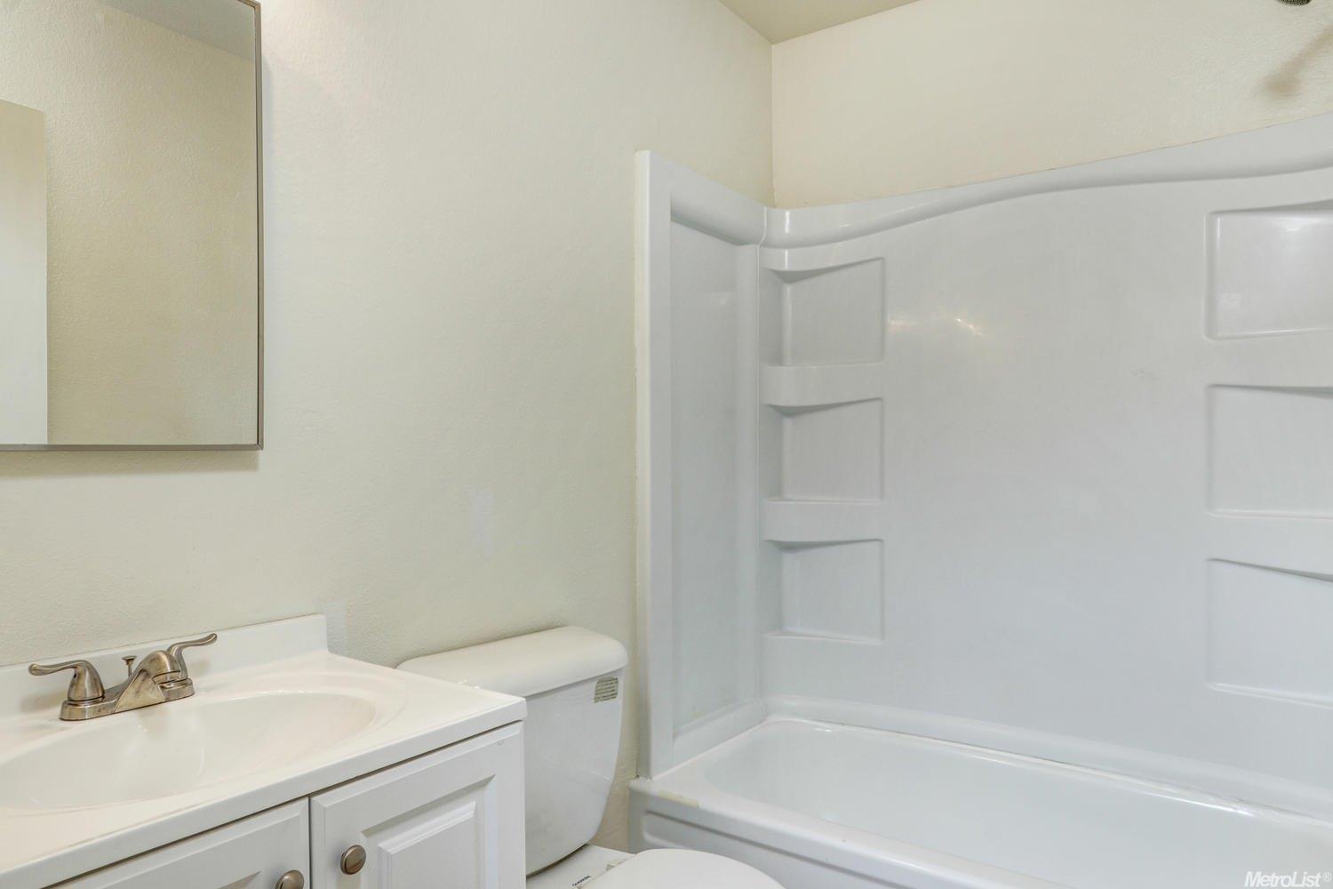 500 Comstock Ct, Modesto, CA 95351 photo 8