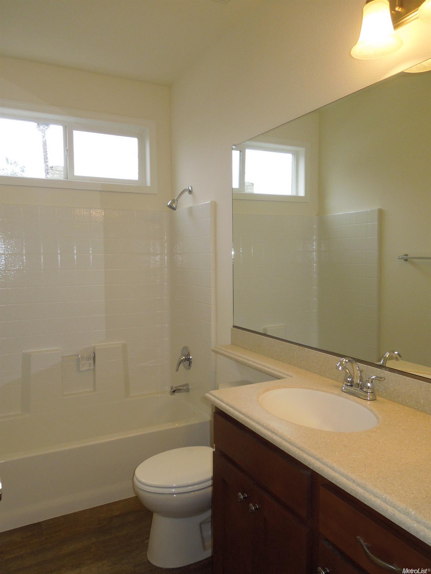 2009 Diamond Head Dr, Modesto, CA 95355 photo 9