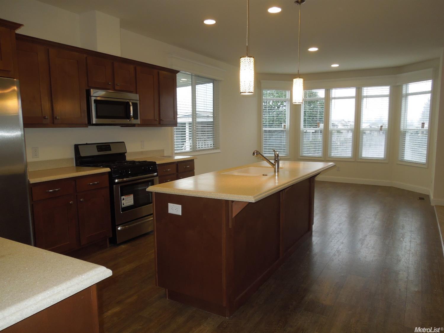 2009 Diamond Head Dr, Modesto, CA 95355 photo 4
