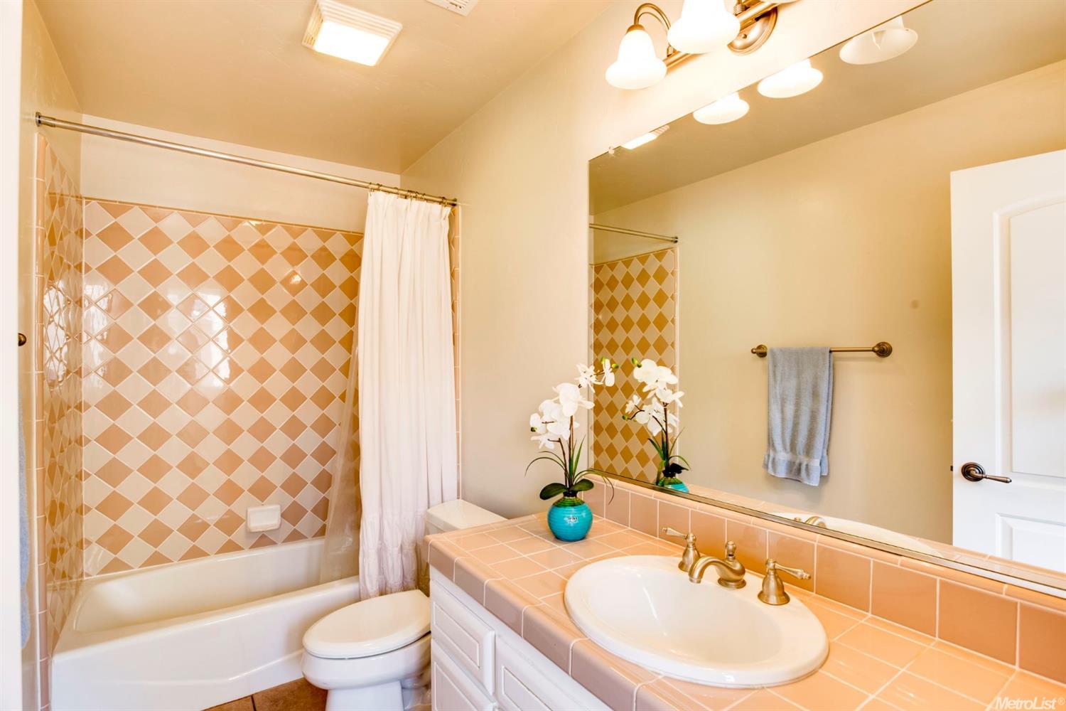 2007 Catalina, Davis, CA 95616 photo 12