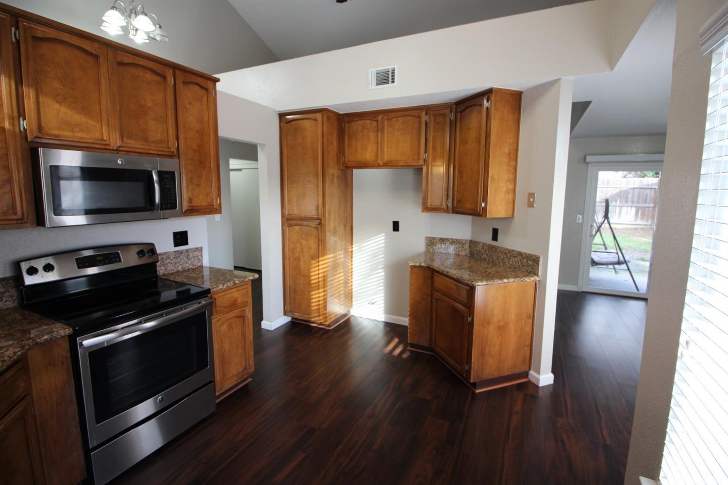 2404 Spring Water Dr, Modesto, CA 95355 photo 3