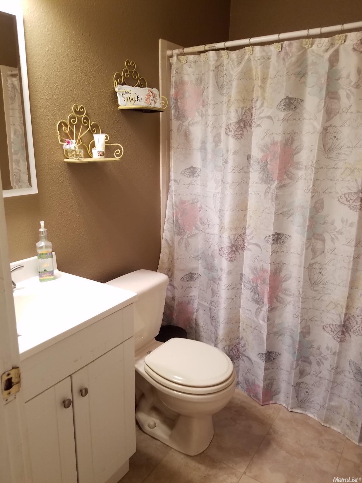 412 E Rumble Rd, Modesto, CA 95350 photo 8