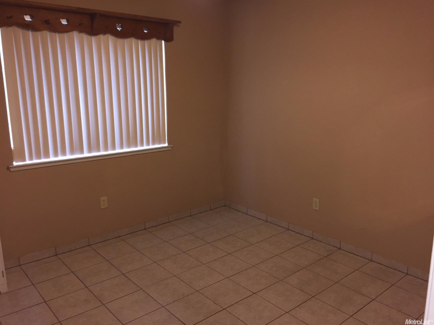 401 Goldrun Dr, Modesto, CA 95354 photo 14