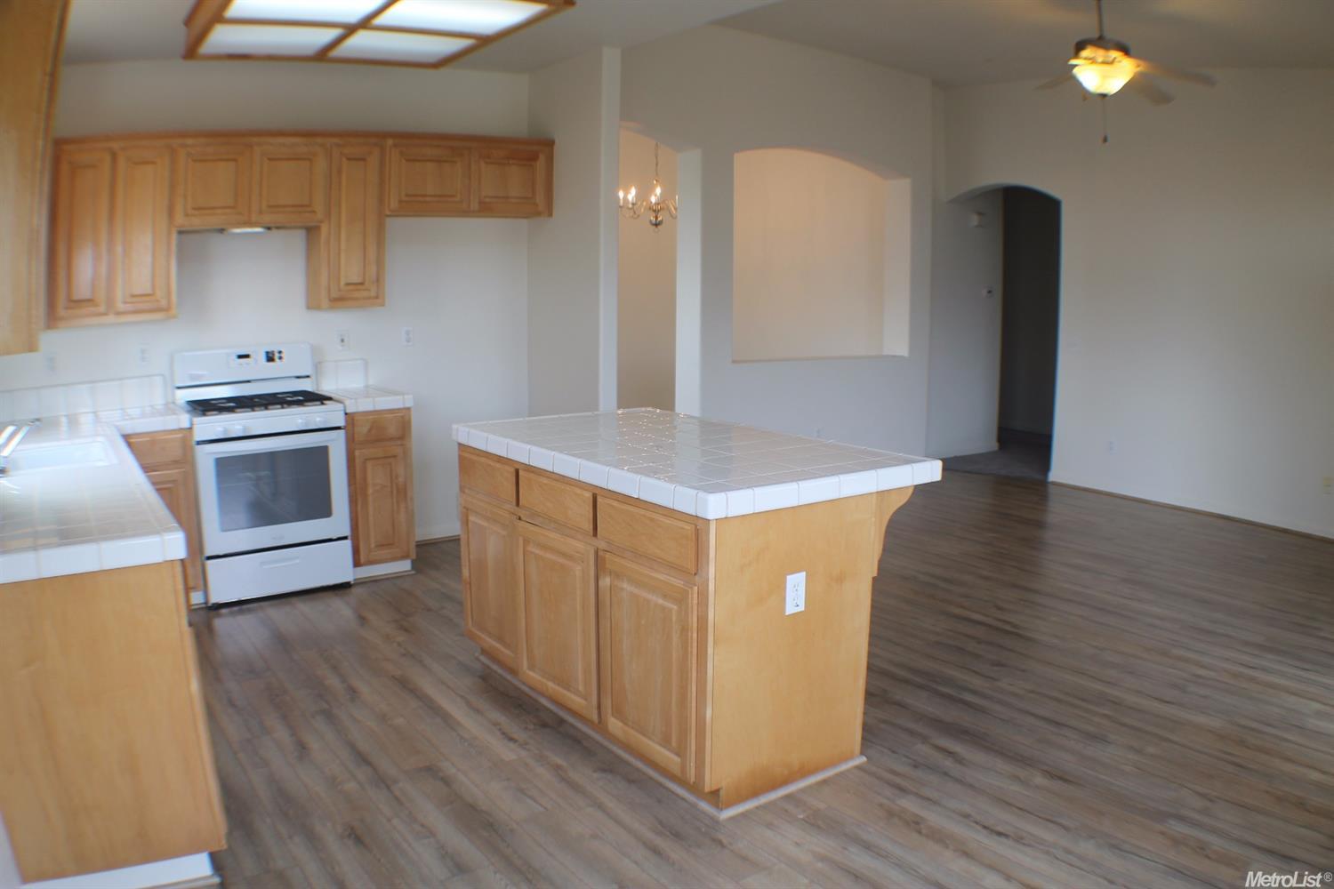 6405 Leaflet Ln, Hughson, CA 95326 photo 12