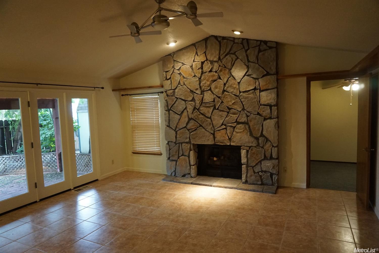 1424 Shoshone Pl, Modesto, CA 95358 photo 5