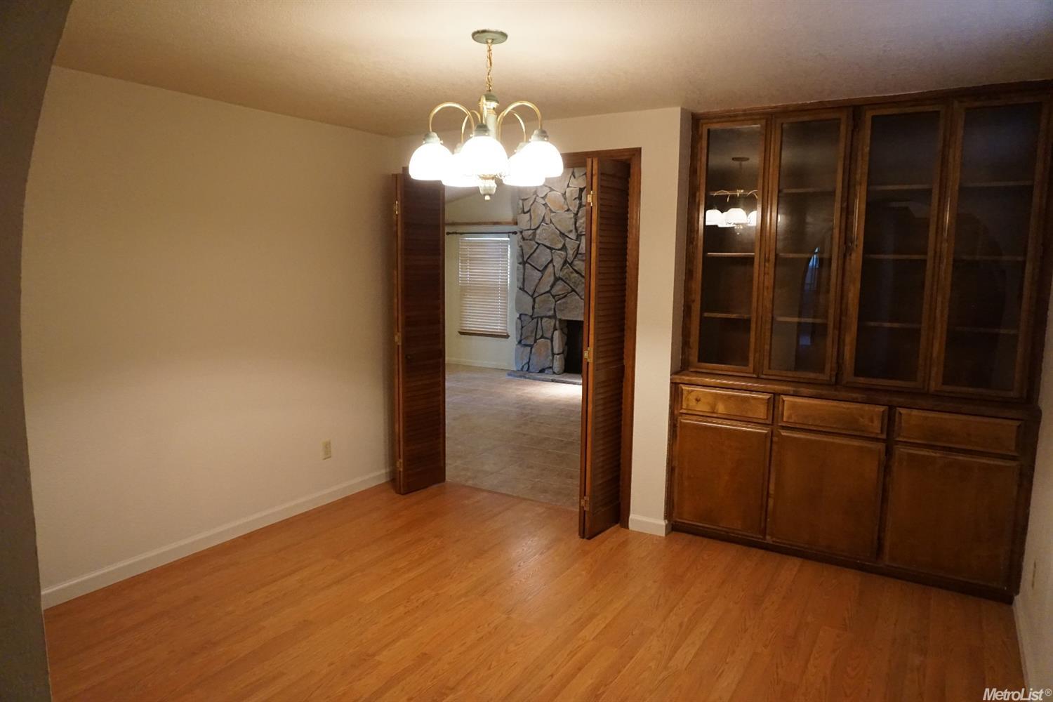 1424 Shoshone Pl, Modesto, CA 95358 photo 4