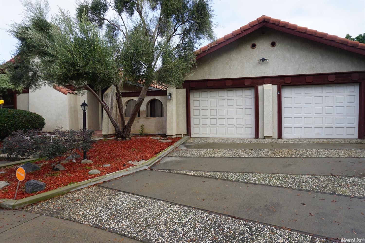 1424 Shoshone Pl, Modesto, CA 95358 photo 1