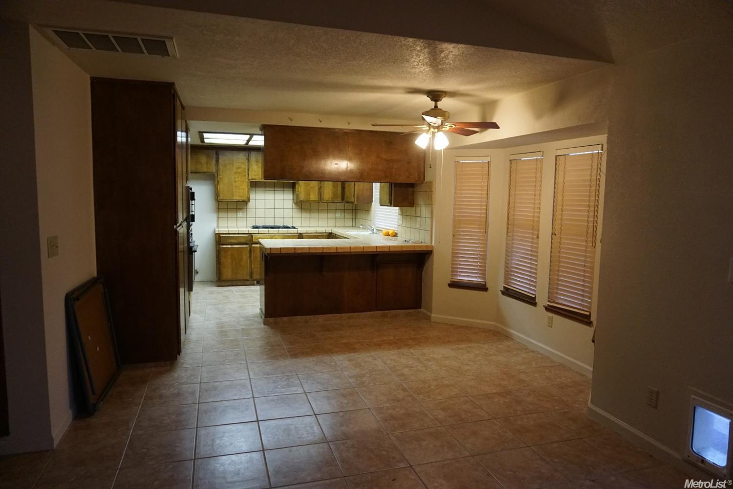 1424 Shoshone Pl, Modesto, CA 95358 photo 8