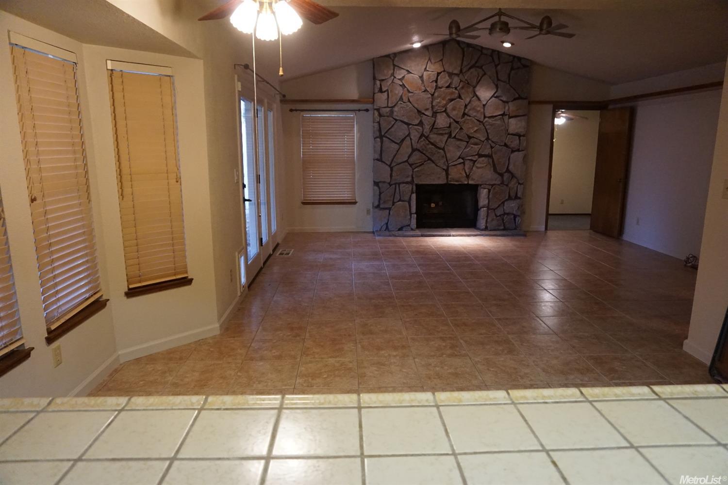 1424 Shoshone Pl, Modesto, CA 95358 photo 6