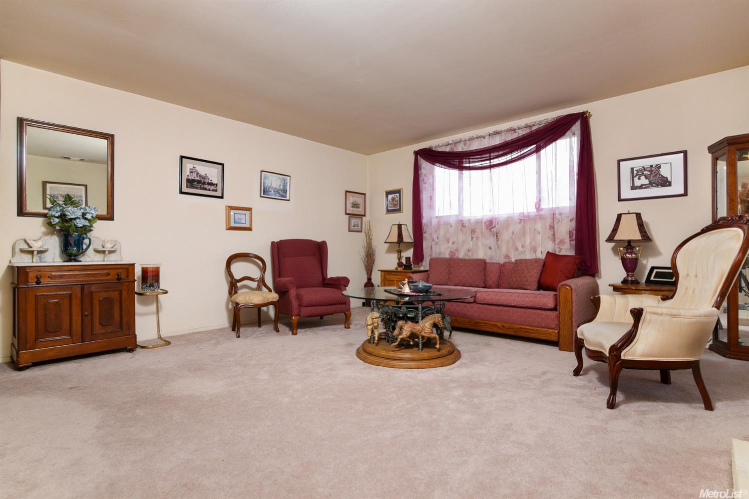 4910 Eden Ct, Carmichael, CA 95608 photo 4