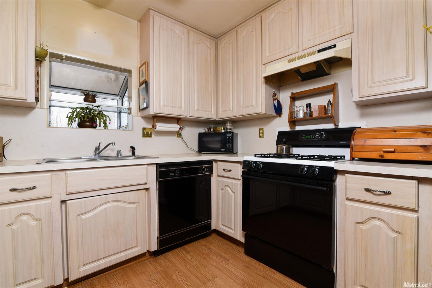 4910 Eden Ct, Carmichael, CA 95608 photo 8