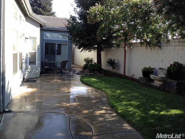 1813 Newhampton Ct, Modesto, CA 95355 photo 2