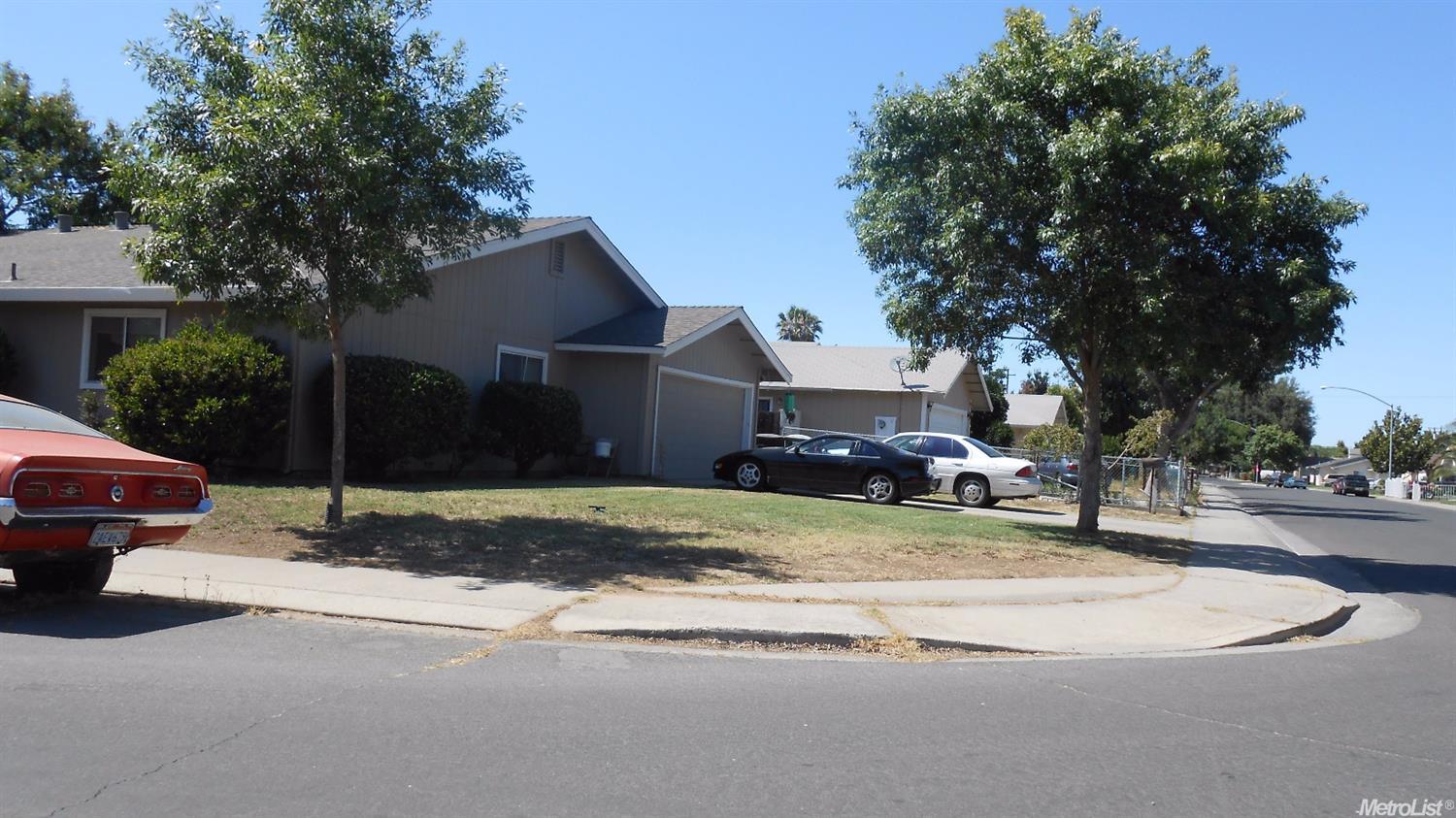 737 Mamilane, Modesto, CA 95351 photo 1