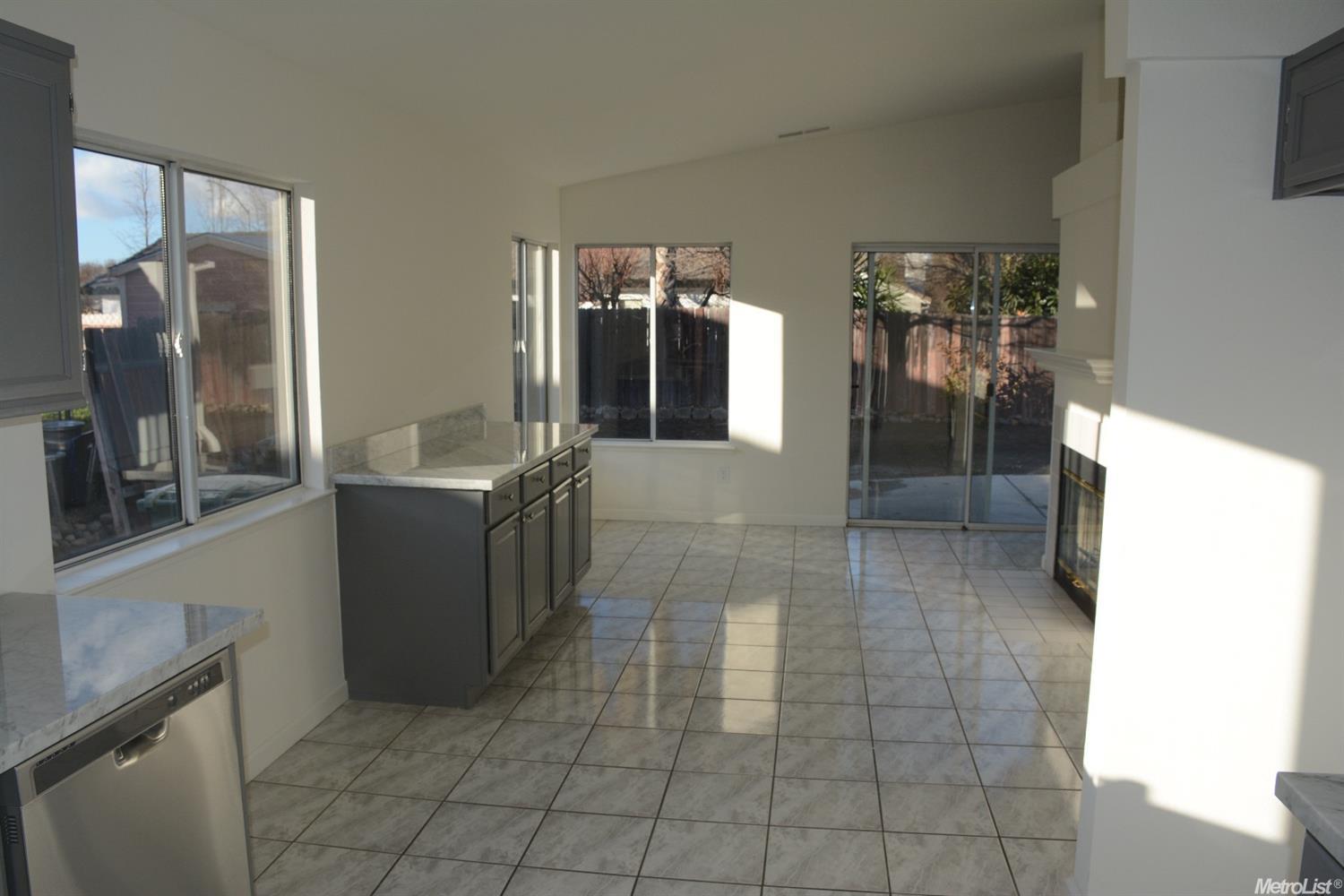 1921 Thomas Dehaven Ct, Tracy, CA 95376 photo 12