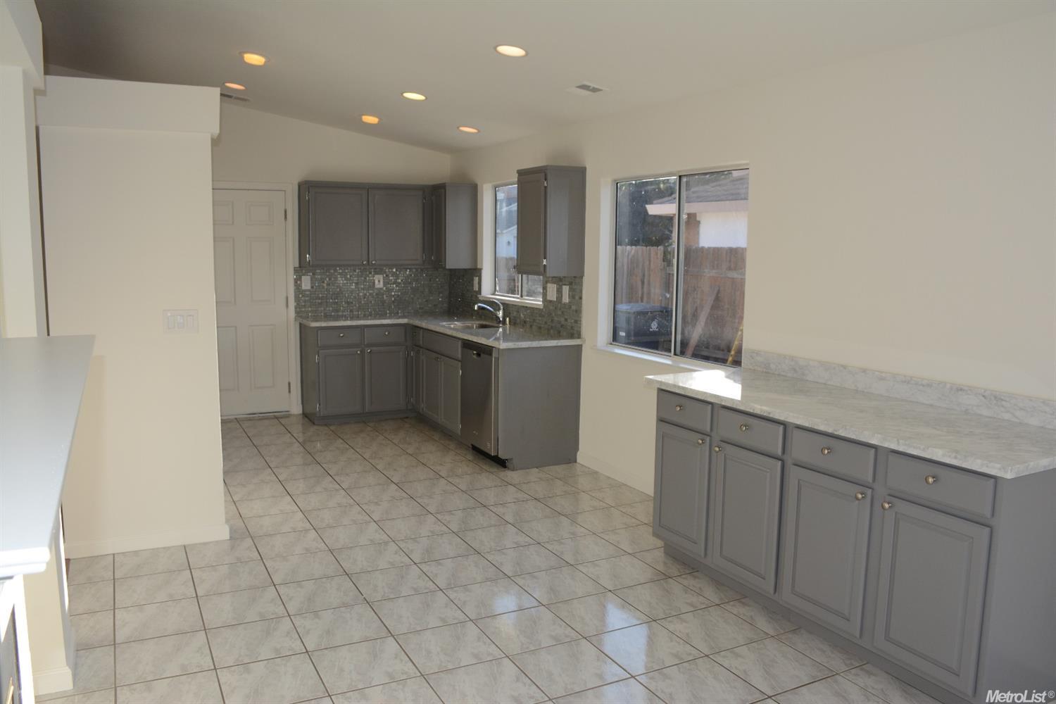 1921 Thomas Dehaven Ct, Tracy, CA 95376 photo 7