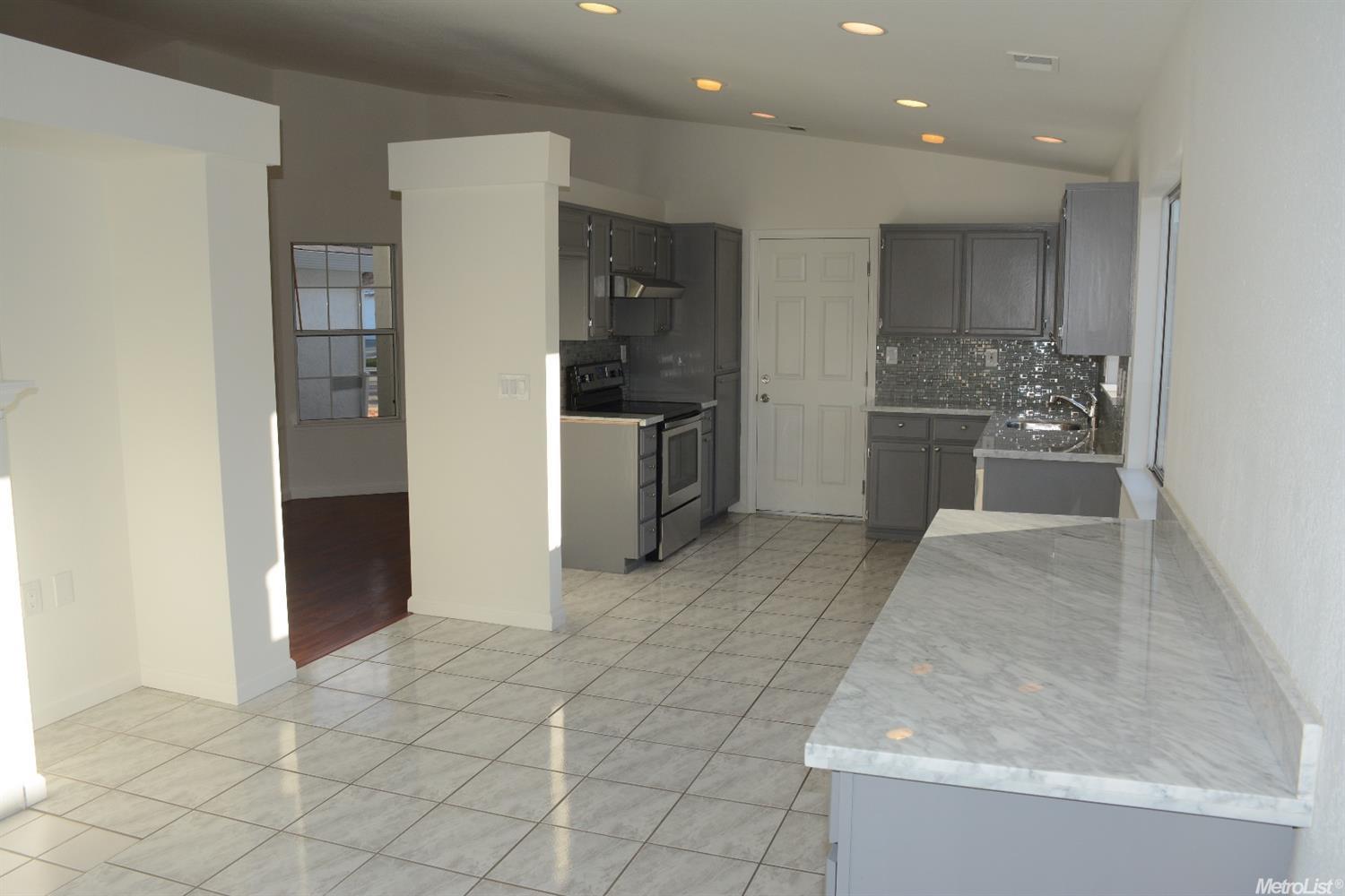 1921 Thomas Dehaven Ct, Tracy, CA 95376 photo 8