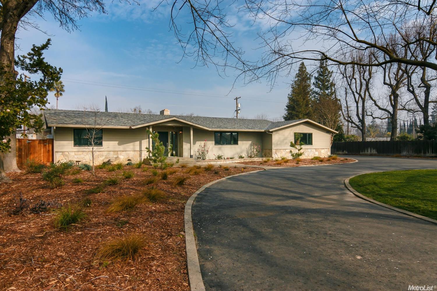 2905 Parkview Dr, Modesto, CA 95355 photo 2