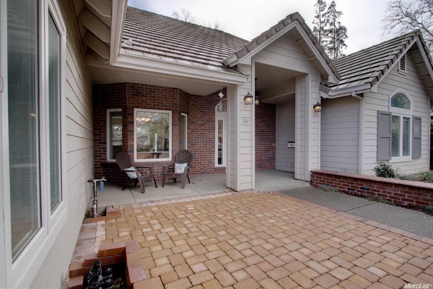 744 Eureka Ave, Davis, CA 95616 photo 2