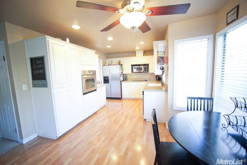 1429 Spindrift Way, Manteca, CA 95337 photo 4