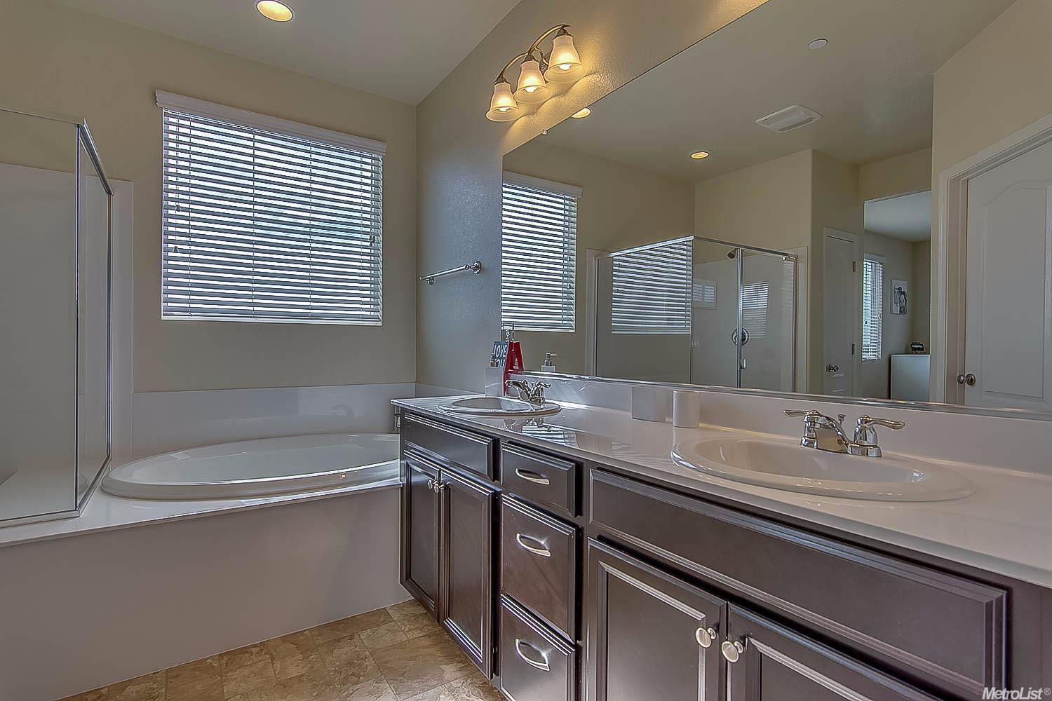 684 Sawtooth, Manteca, CA 95337 photo 9