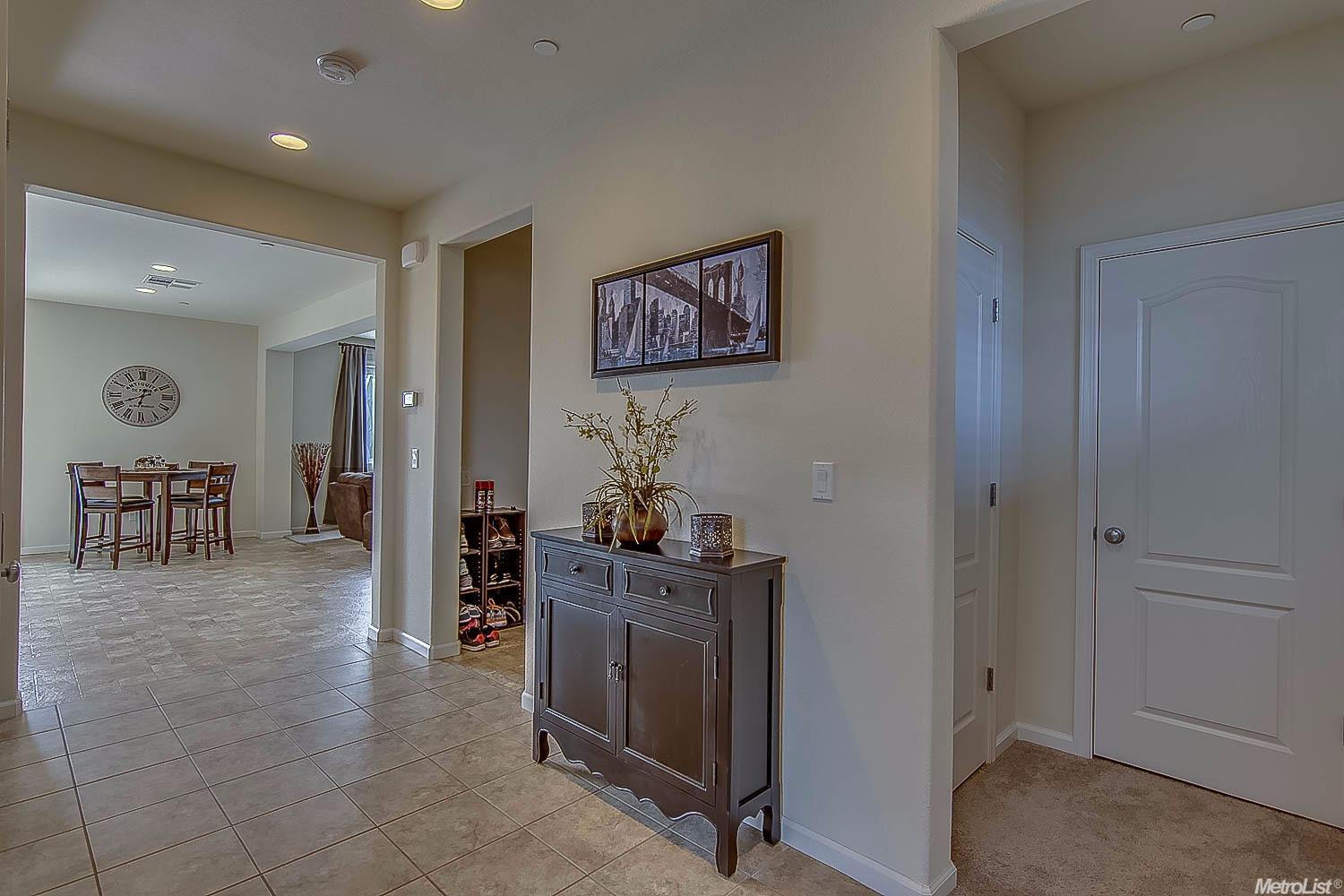 684 Sawtooth, Manteca, CA 95337 photo 2
