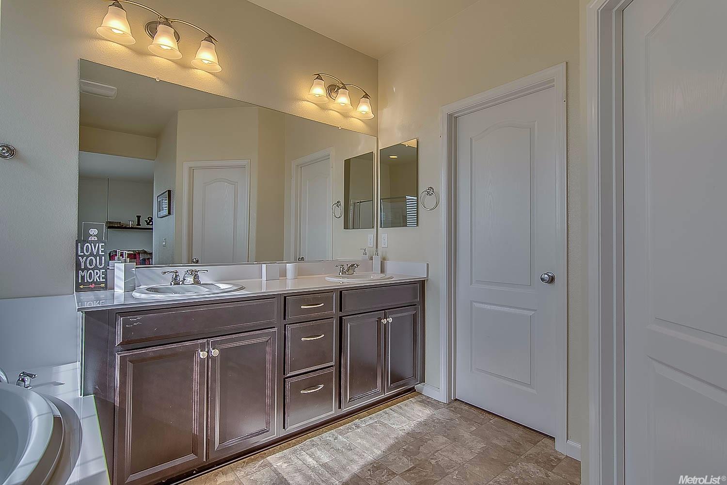 684 Sawtooth, Manteca, CA 95337 photo 8