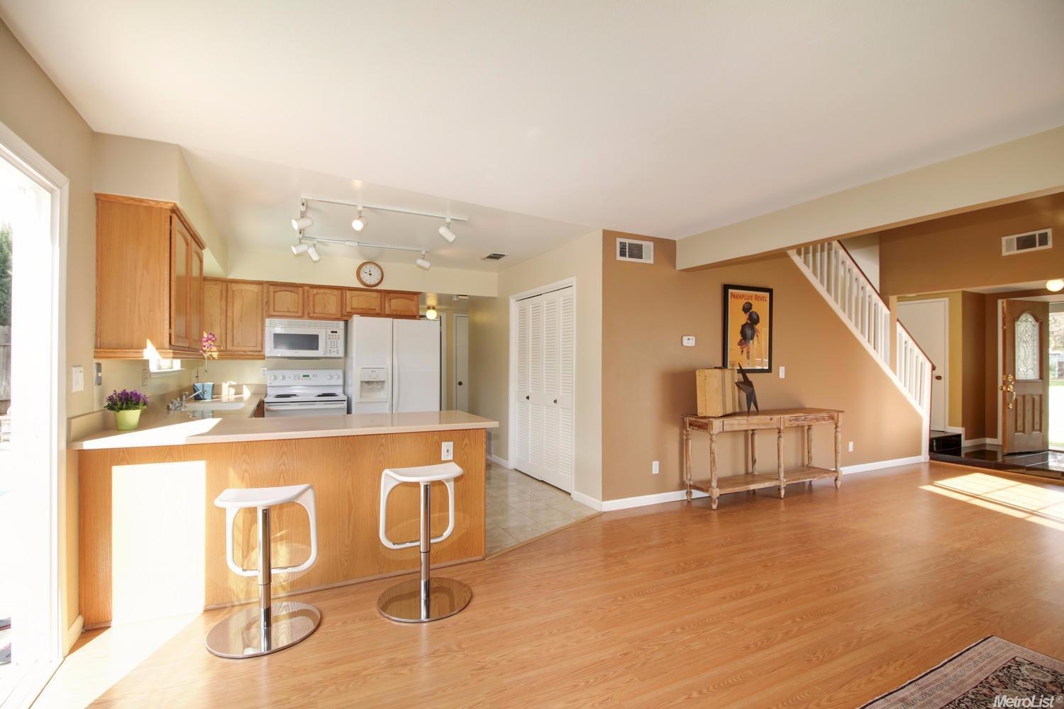 909 Bliss Ct, Davis, CA 95618 photo 9