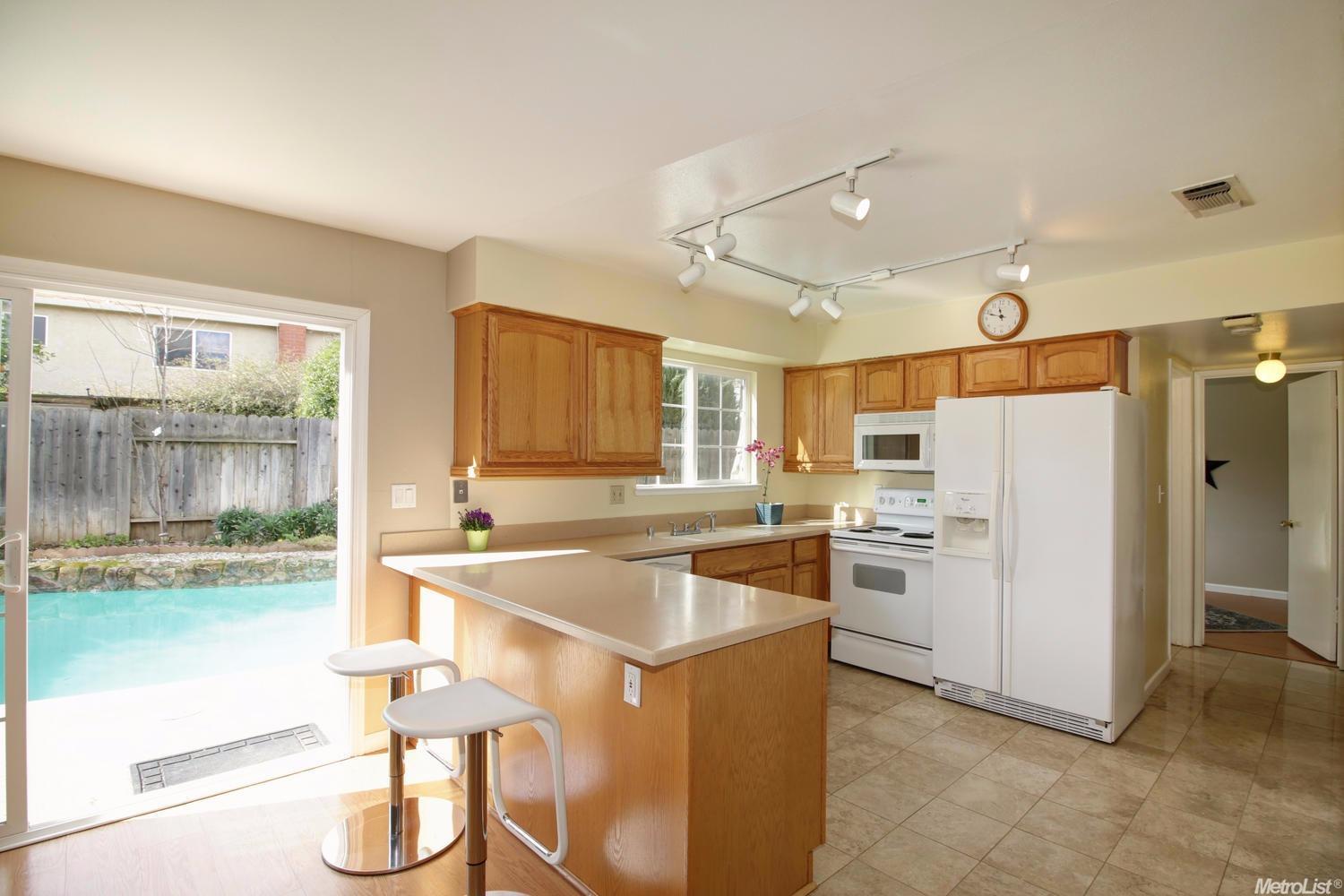 909 Bliss Ct, Davis, CA 95618 photo 11
