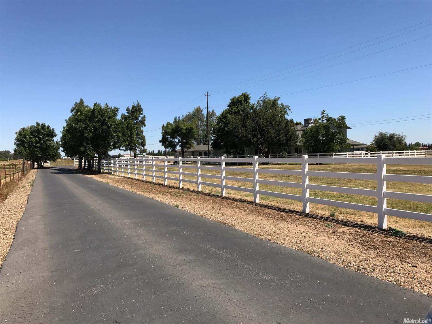 9973 E Underwood Rd, Acampo, CA 95220 photo 1