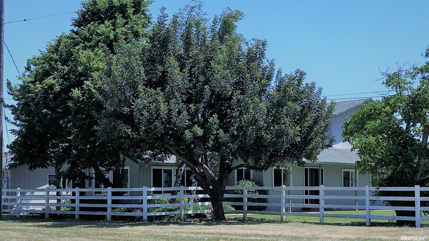 9973 E Underwood Rd, Acampo, CA 95220 photo 3