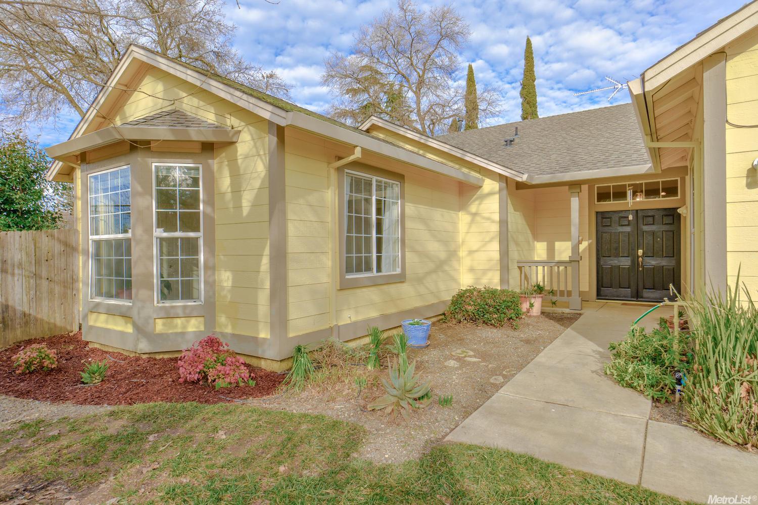 1127 Mesquite Dr, Davis, CA 95618 photo 2