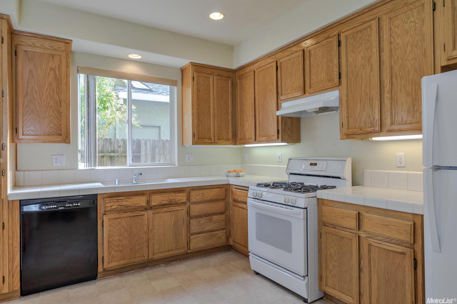 1127 Mesquite Dr, Davis, CA 95618 photo 9