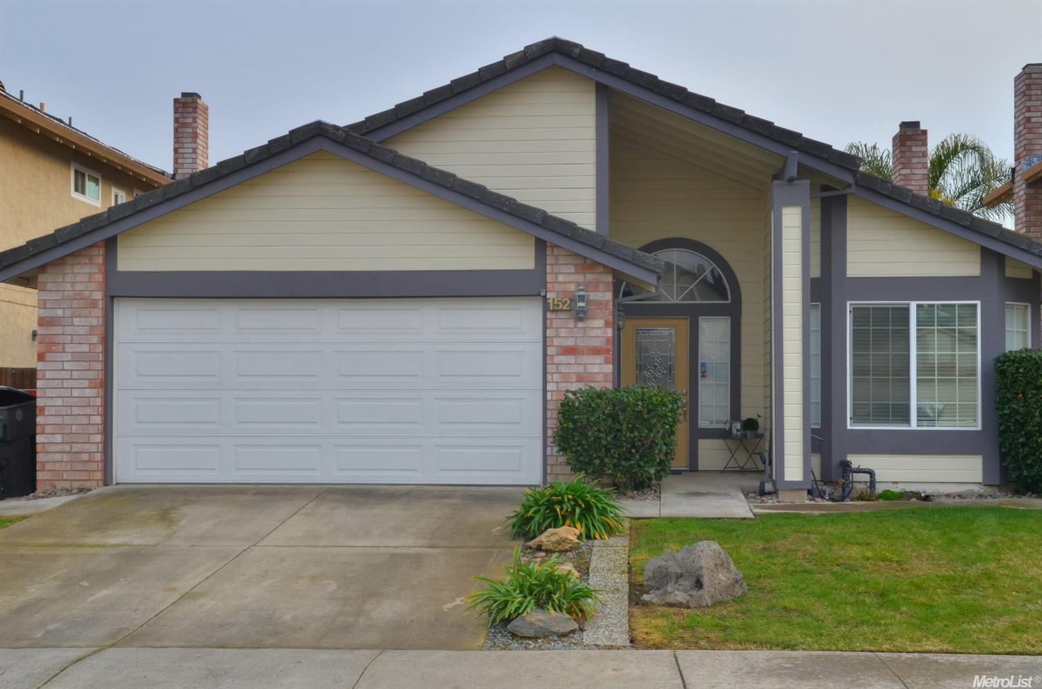 152 Victoria St, Tracy, CA 95376 photo 1