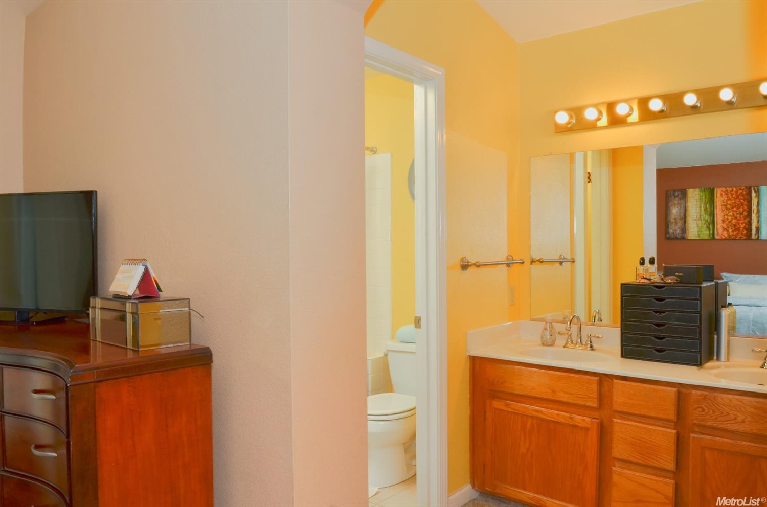152 Victoria St, Tracy, CA 95376 photo 9