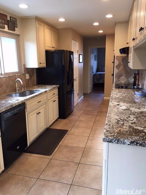 1686 Springcreek Way, Manteca, CA 95337 photo 6