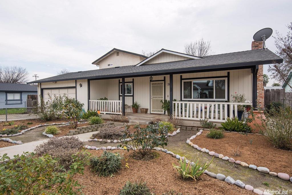 761 E A St, Oakdale, CA 95361 photo 2