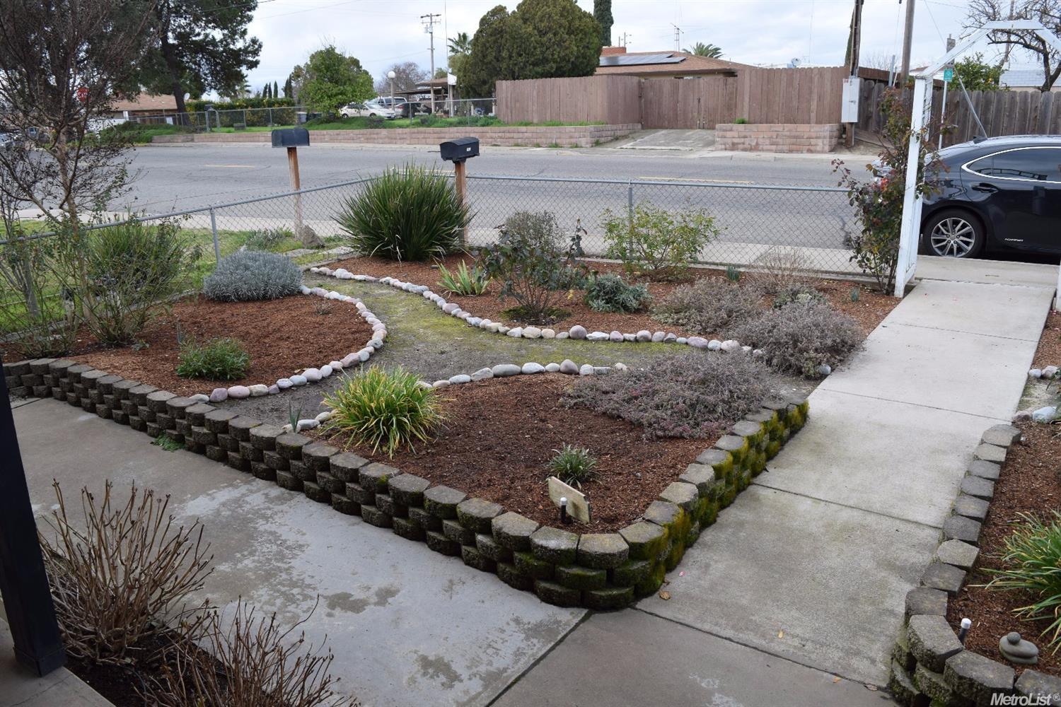 761 E A St, Oakdale, CA 95361 photo 3