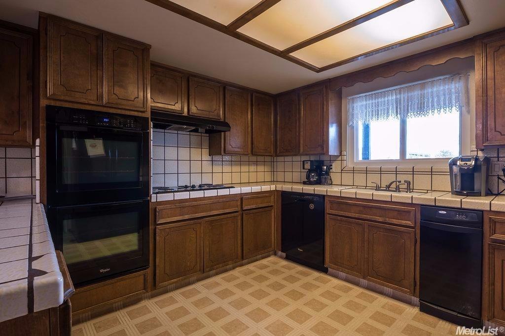 761 E A St, Oakdale, CA 95361 photo 10
