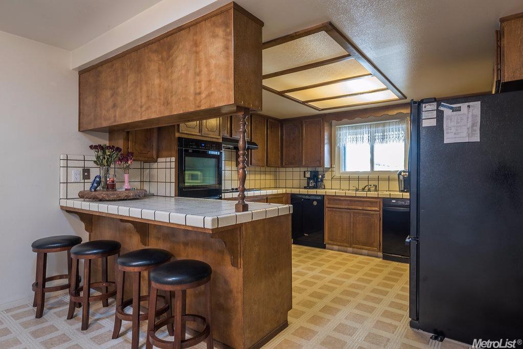 761 E A St, Oakdale, CA 95361 photo 8