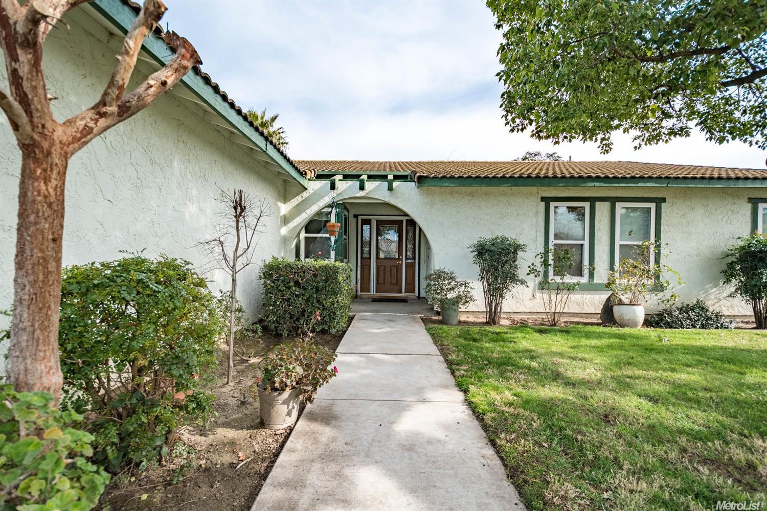1230 Windsor Pl, Manteca, CA 95336 photo 4