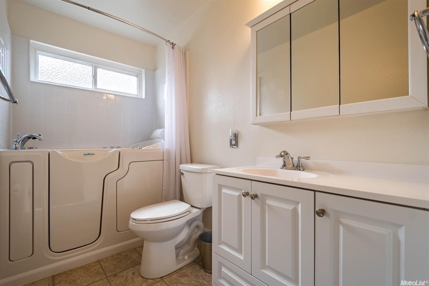 1230 Windsor Pl, Manteca, CA 95336 photo 15