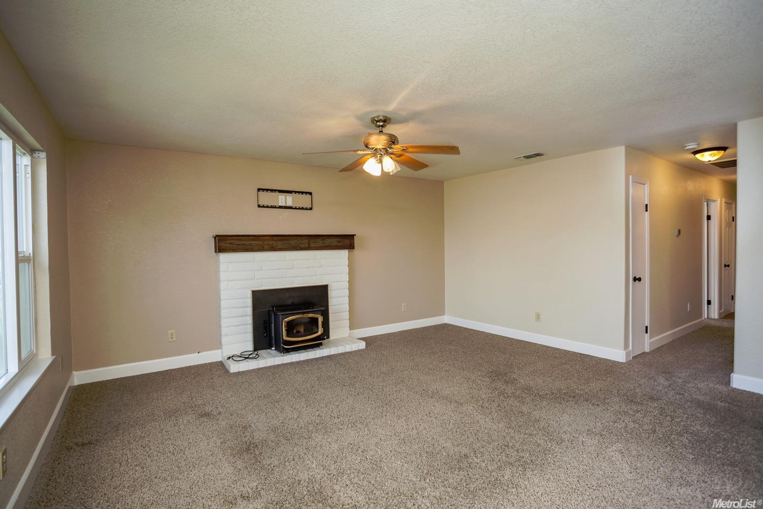 1478 W 4th St, Ripon, CA 95366 photo 3